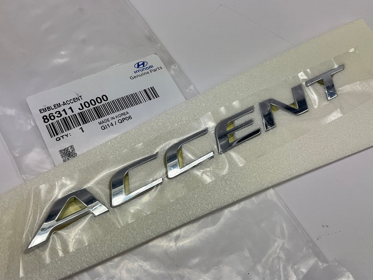 NEW Rear Trunk Lid ''Accent'' Emblem OEM For 2018-2020 Hyundai Accent 86311J0000