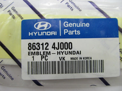 NEW - OEM Rear Tailgate Emblem For 06-08 Hyundai Entourage 863124J000 (HYUNDAI)