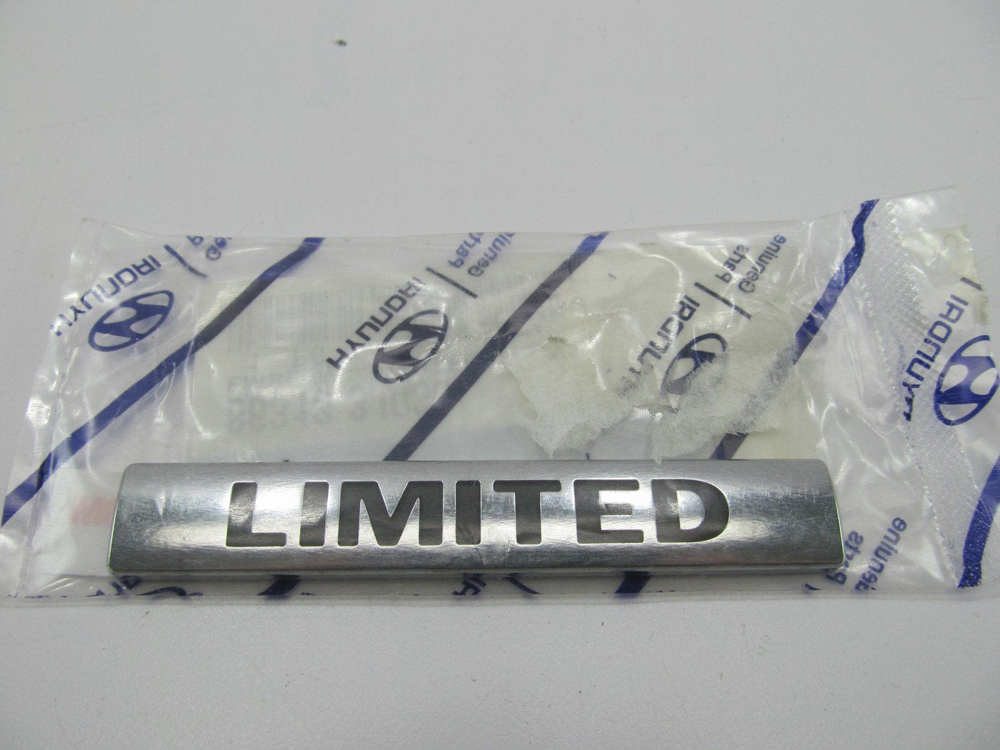 Rear Hatch Trunk LIMITED Badge Emblem OEM For 2007-2012 Veracruz 863133J030