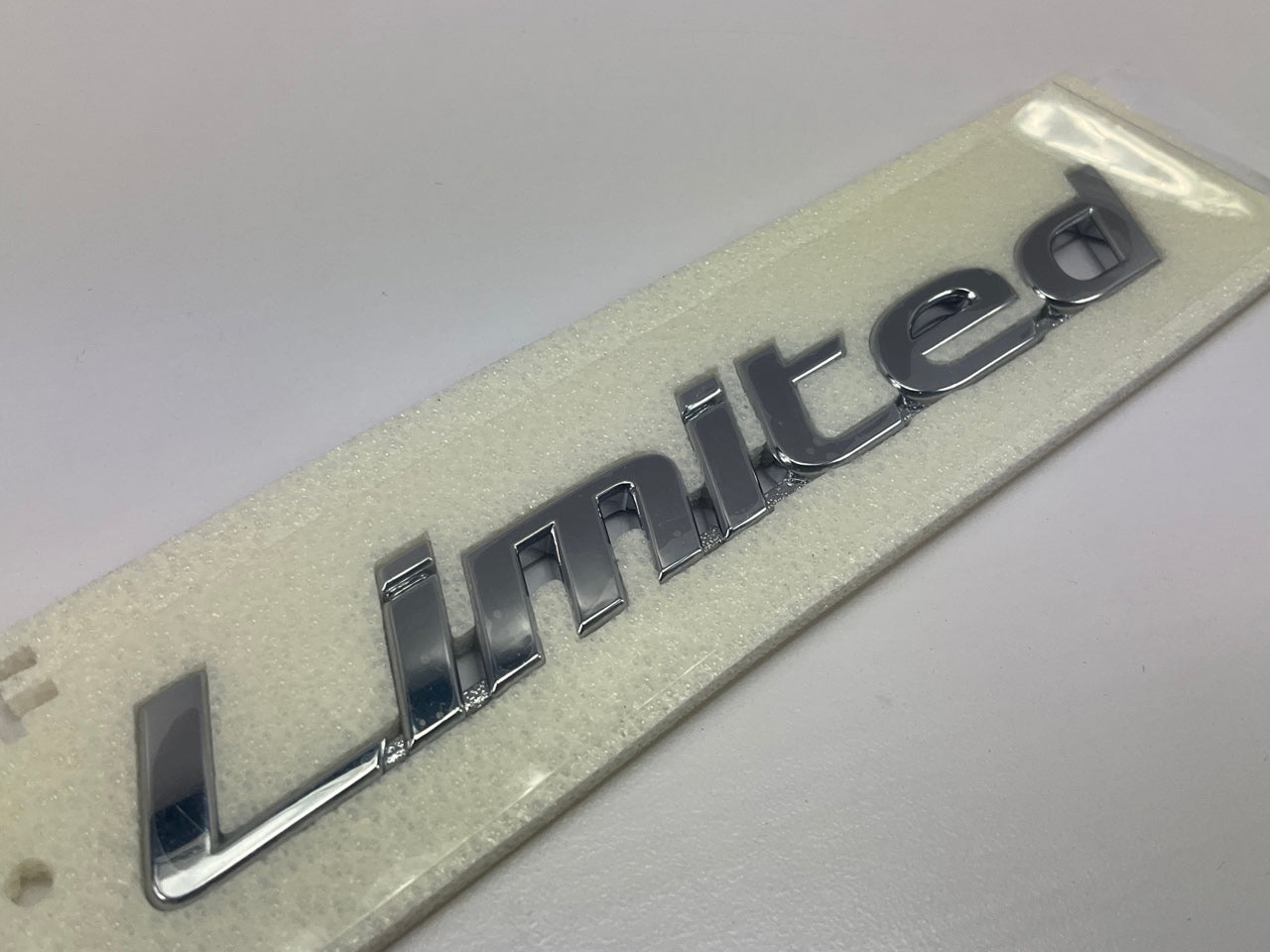NEW Rear Trunk Lid ''Limited'' Emblem OEM For 2018-2019 Hyundai Sonata 86318C2510