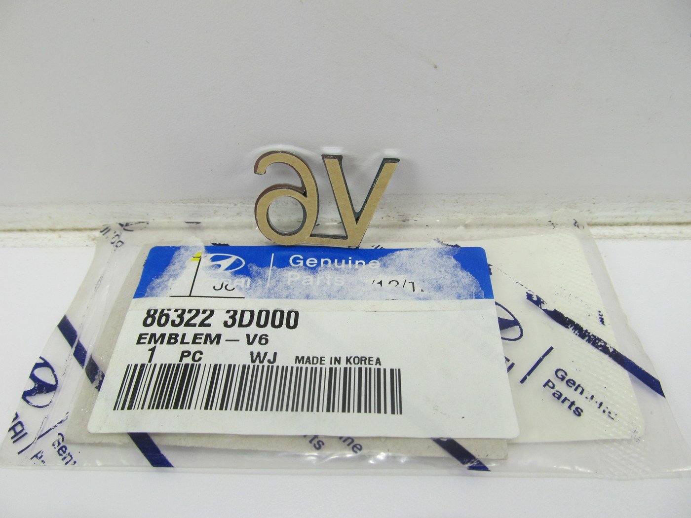 NEW - OEM Genuine Trunk Lid V6 Emblem Badge For 2002-2005 Sonata 863223D000