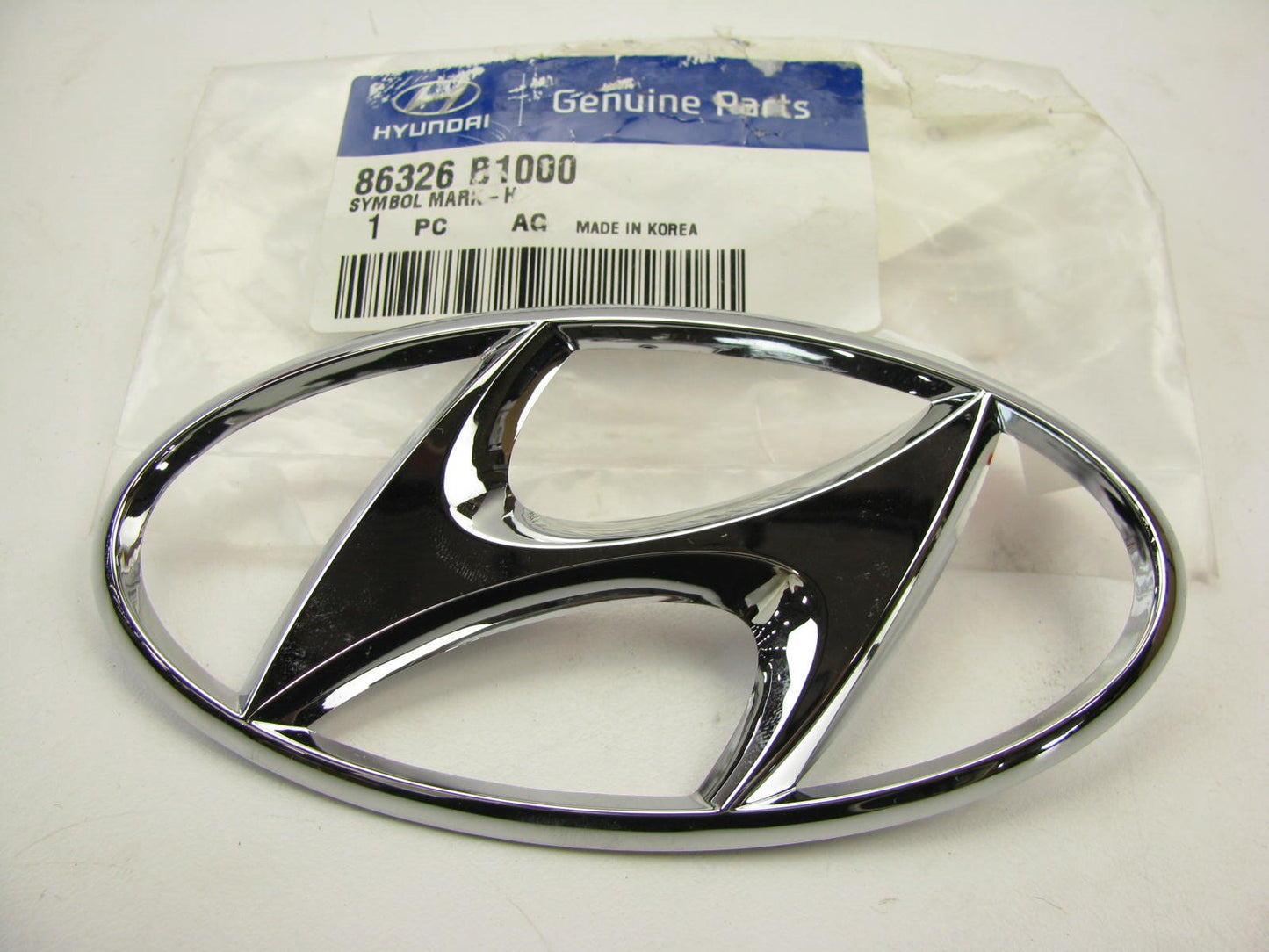 NEW GENUINE OEM Trunk Lid *H* Emblem Badge Ornament For 15-16 Genesis 86326B1000