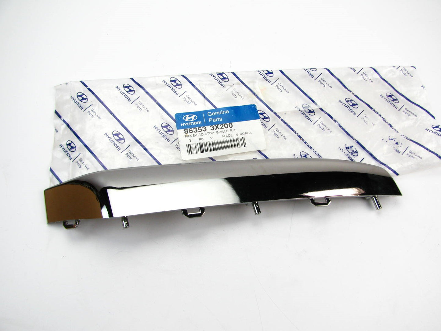 NEW OEM Chrome Radiator Grille Right Side Trim Insert For 11-13 Elantra Limited