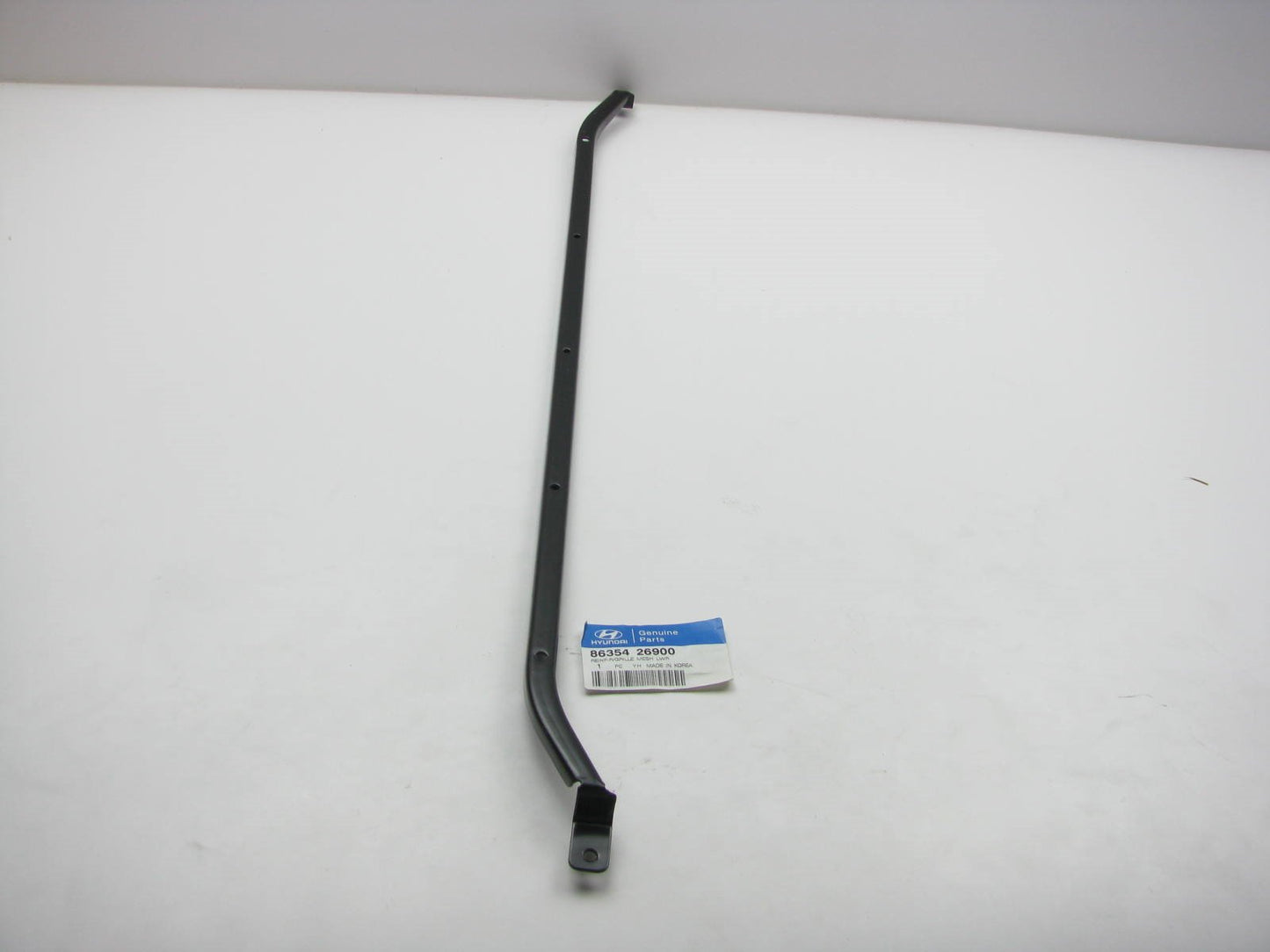 Front Grille Lower Reinforcement Screen Moulding OEM For 01-04 Hyundai Santa Fe