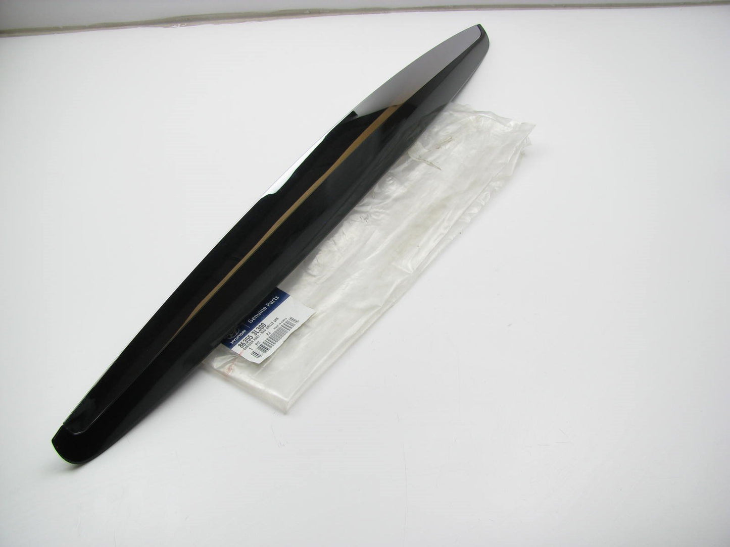 NEW - OEM 863553L300 Hood Grille Moulding Trim For 2006-2011 Hyundai Azera