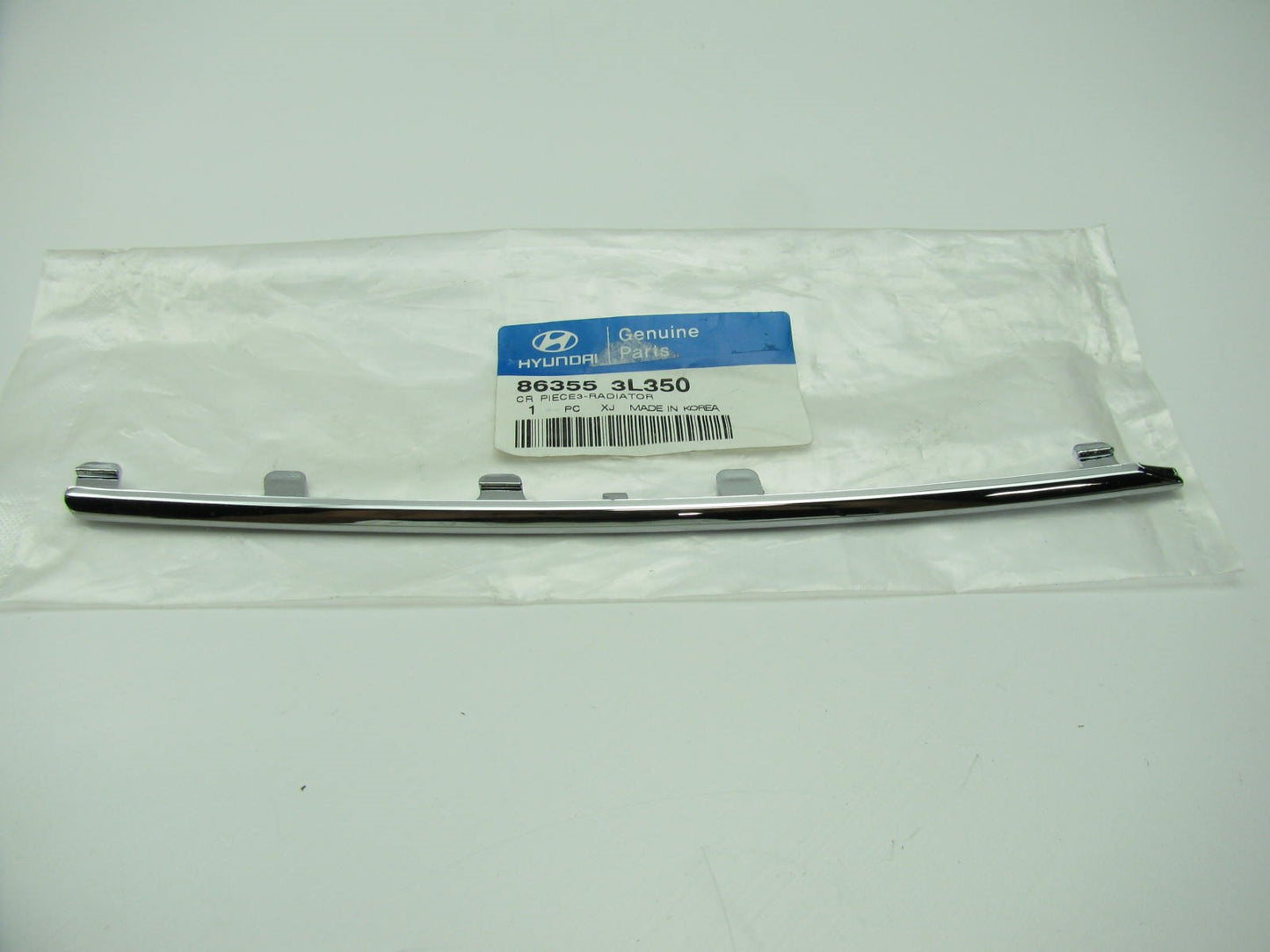 Right Passengers Side Grille Moulding Trim Piece OEM For 2006-2008 Hyundai Azera