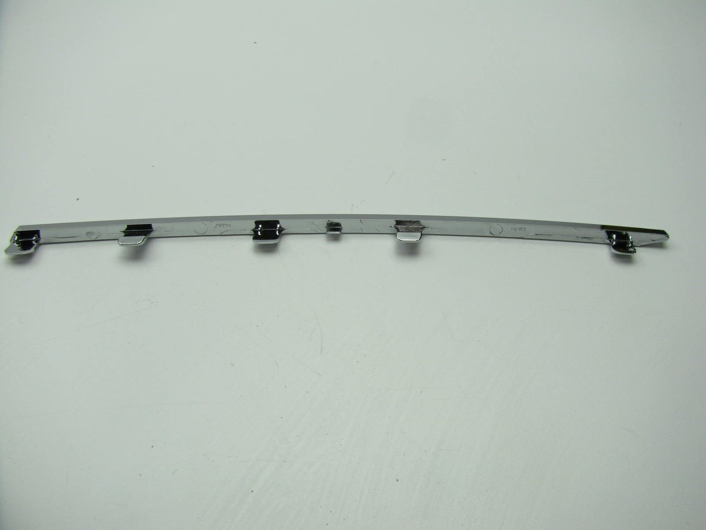 Right Passengers Side Grille Moulding Trim Piece OEM For 2006-2008 Hyundai Azera