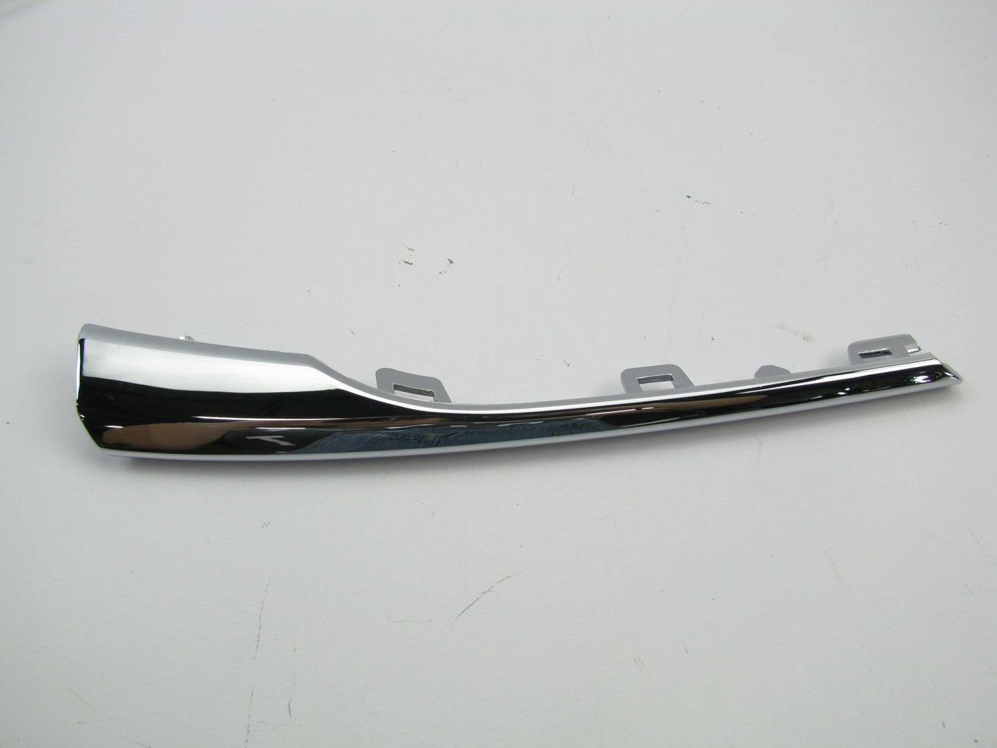 NEW Center Lower Right Grille Trim CHROME OEM For 2006-2010 Elantra 863562H500