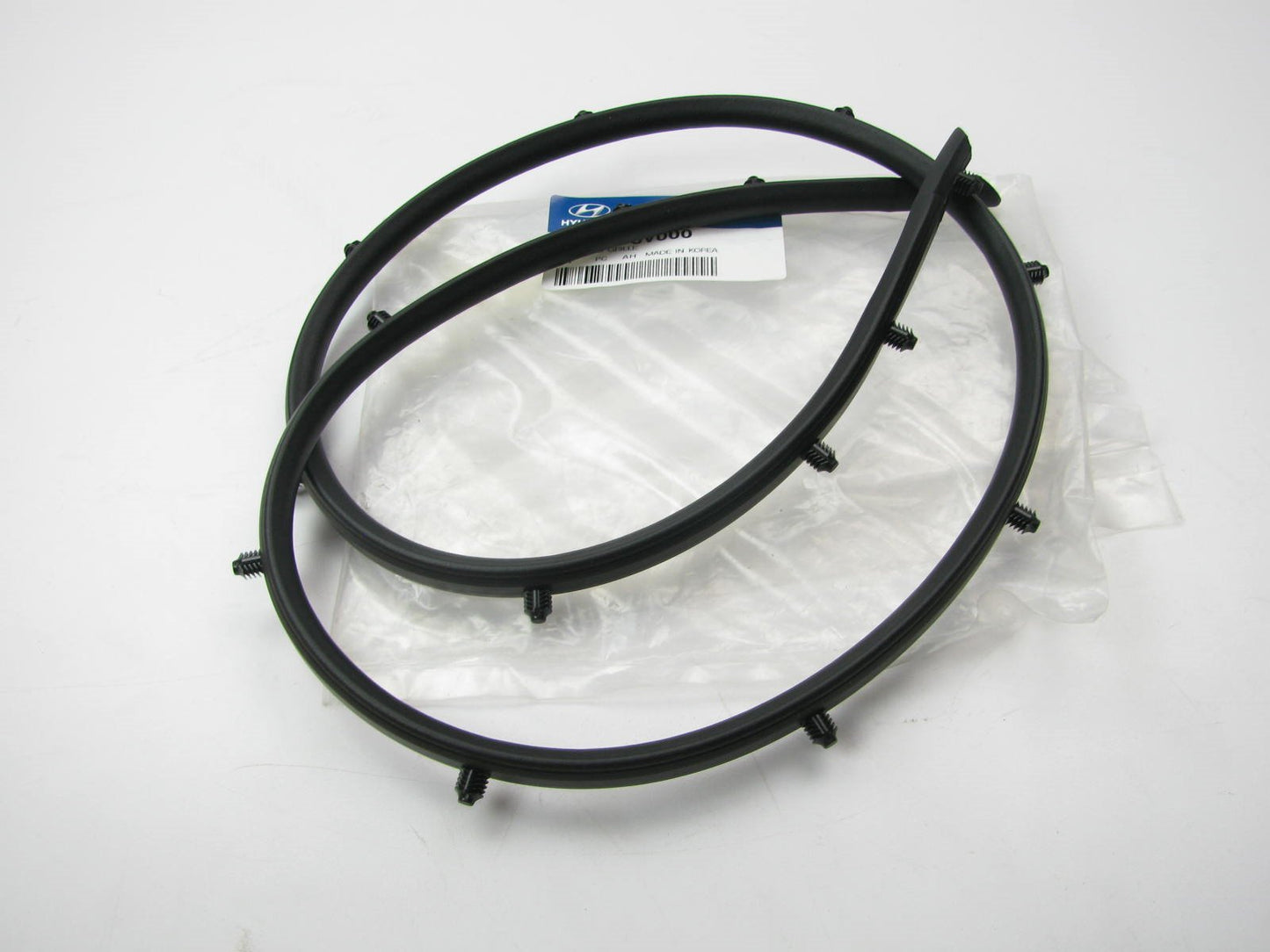 NEW - OEM Front Grille Moulding Seal Strip For 2012-14 Hyundai Azera 863593V000