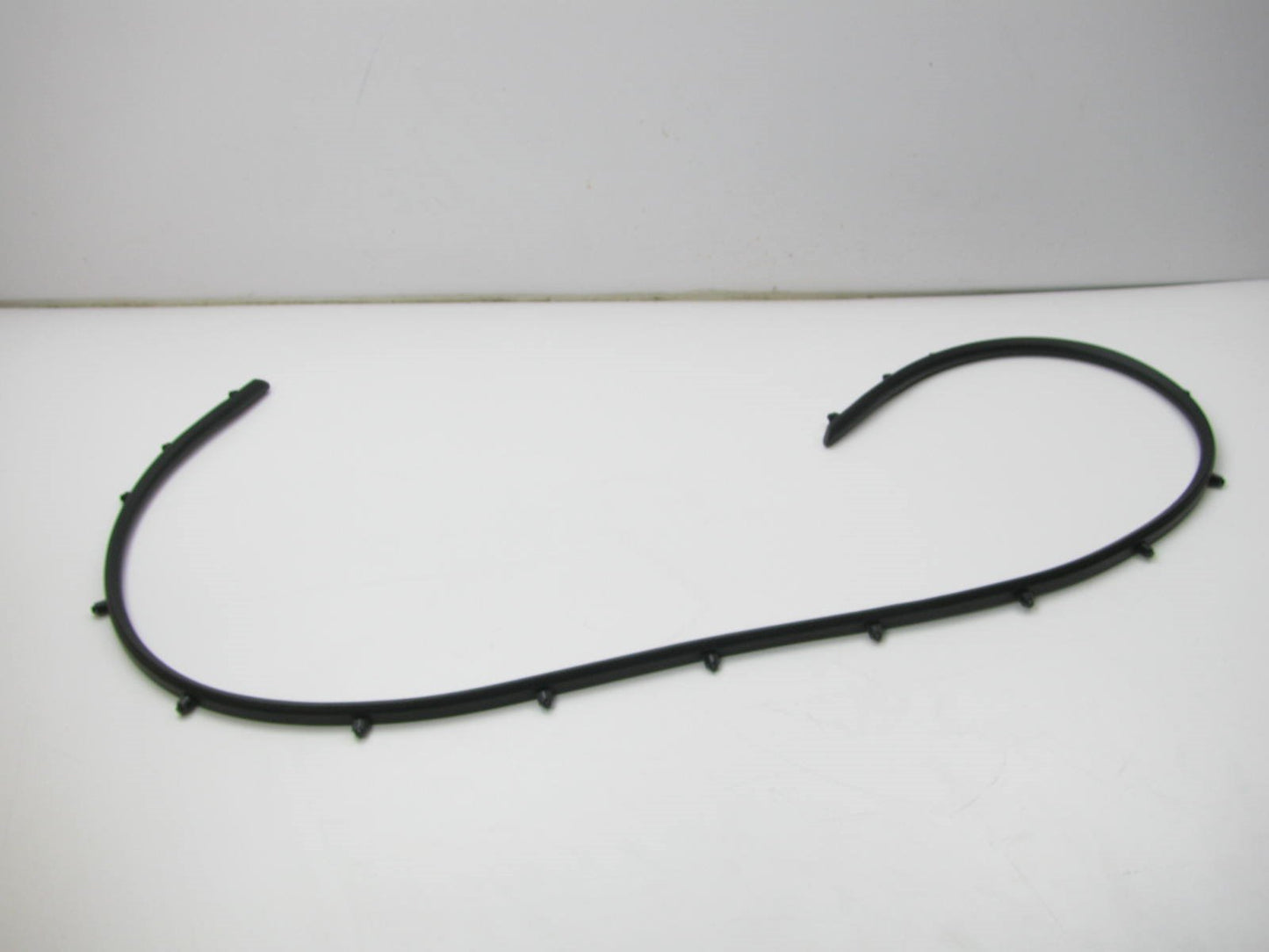 NEW - OEM Front Grille Moulding Seal Strip For 2012-14 Hyundai Azera 863593V000