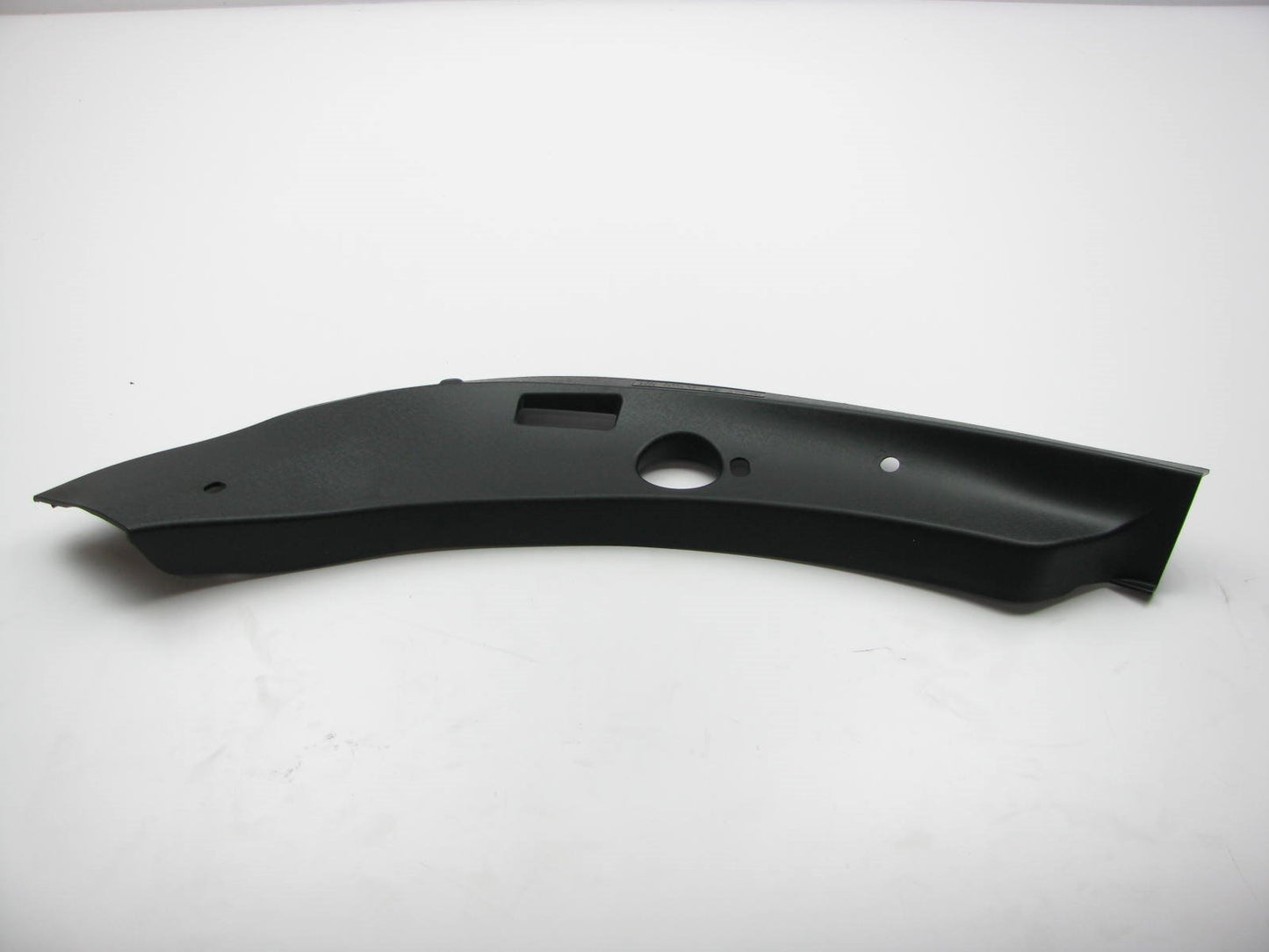 Right Passenger Side Radiator Support Upper Baffle Moulding OEM For 12-14 Azera