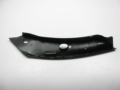 Right Passenger Side Radiator Support Upper Baffle Moulding OEM For 12-14 Azera