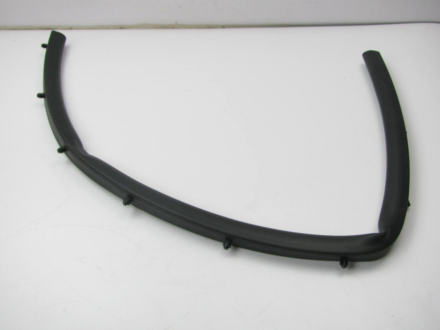 NEW GENUINE Hood Front Seal Strip OEM For 2003-06 Santa Fe 8643526001