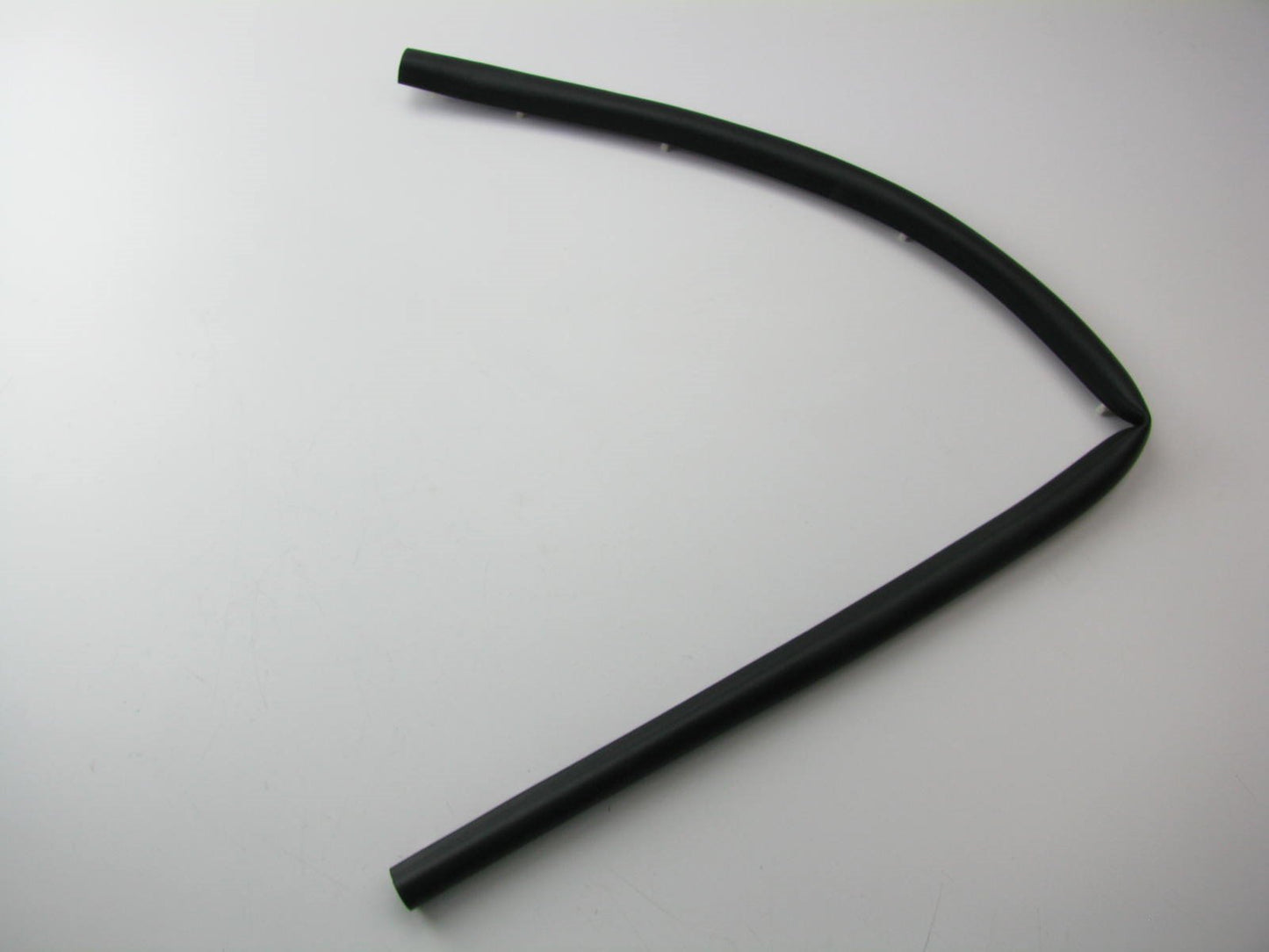 New Genuine REAR Hood Weatherstrip Seal OEM For 2007-2009 Santa Fe 864352B000