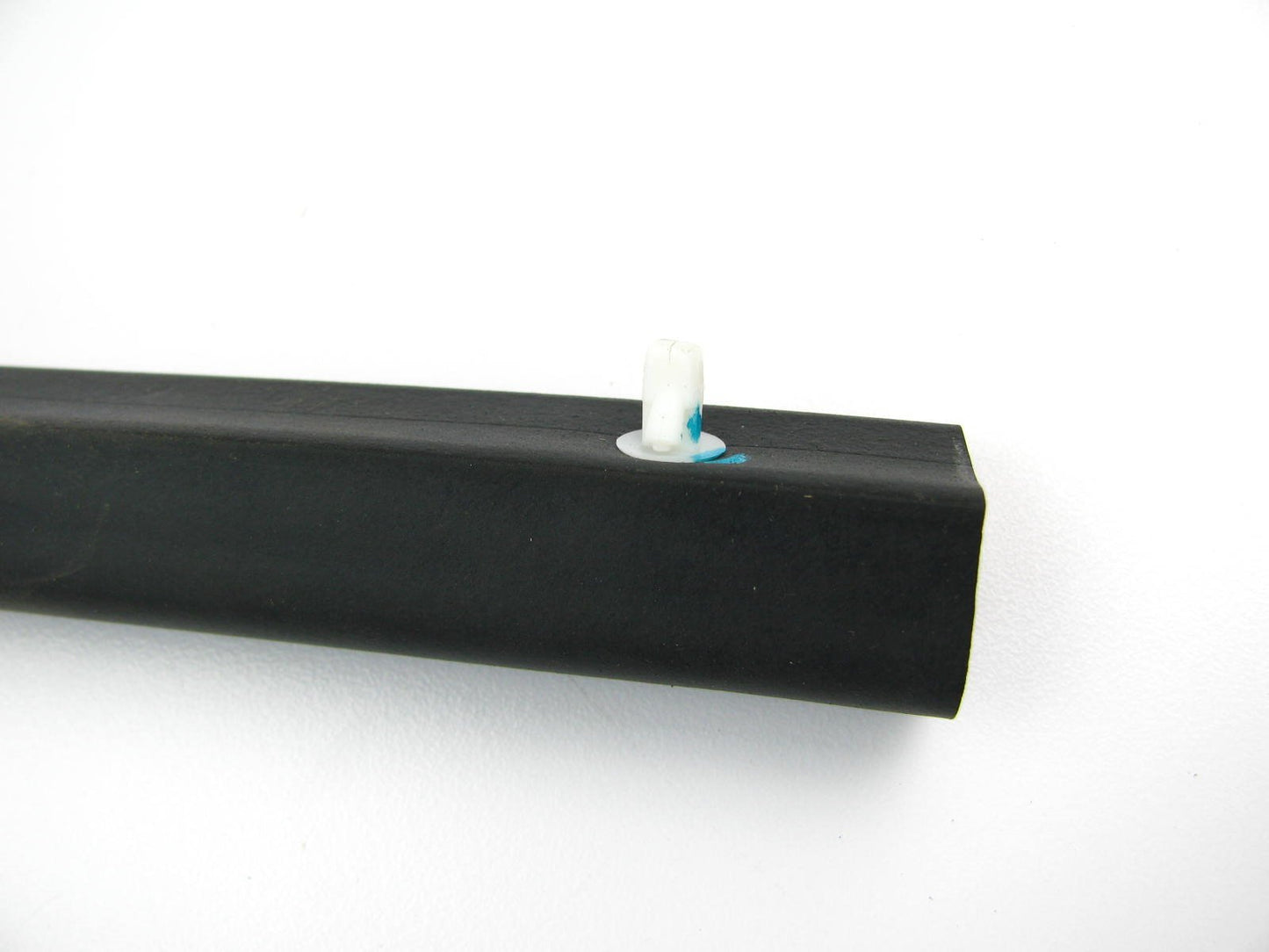 New Genuine Front Hood Weatherstrip Seal OEM For 2007-2011 Veracruz 864353J000