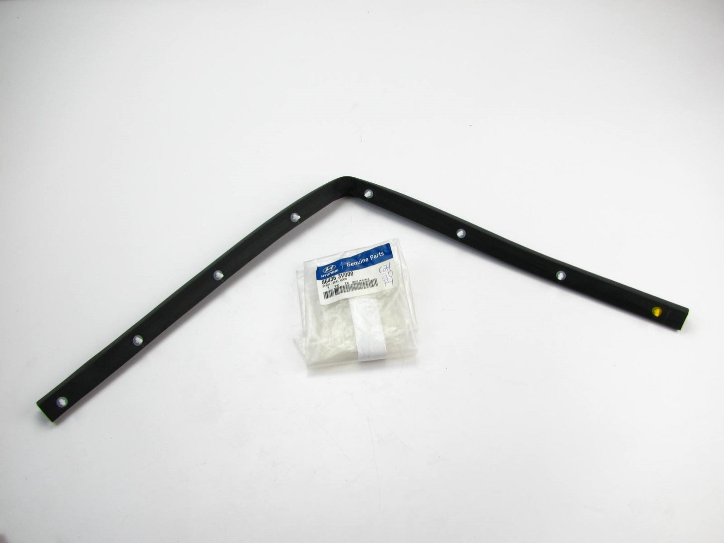 NEW GENUINE Front Hood Weatherstrip Seal OEM For 2012-2017 Azera  864363V000
