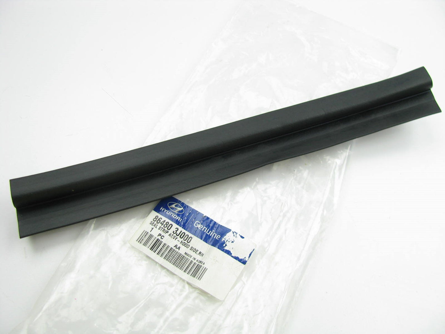 New Right Side Hood Weatherstrip Seal For 2007-2012 Hyundai Veracruz 864803J000