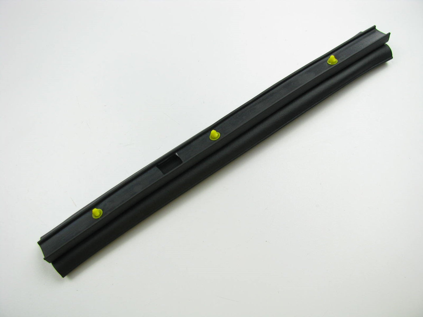 New Right Side Hood Weatherstrip Seal For 2007-2012 Hyundai Veracruz 864803J000