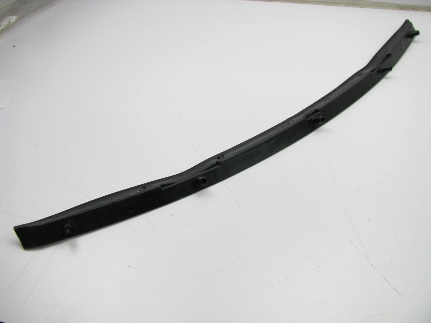 NEW GENUINE Front Bumper Deflector Grille Moulding Insert For 00-02 Accent HATCH