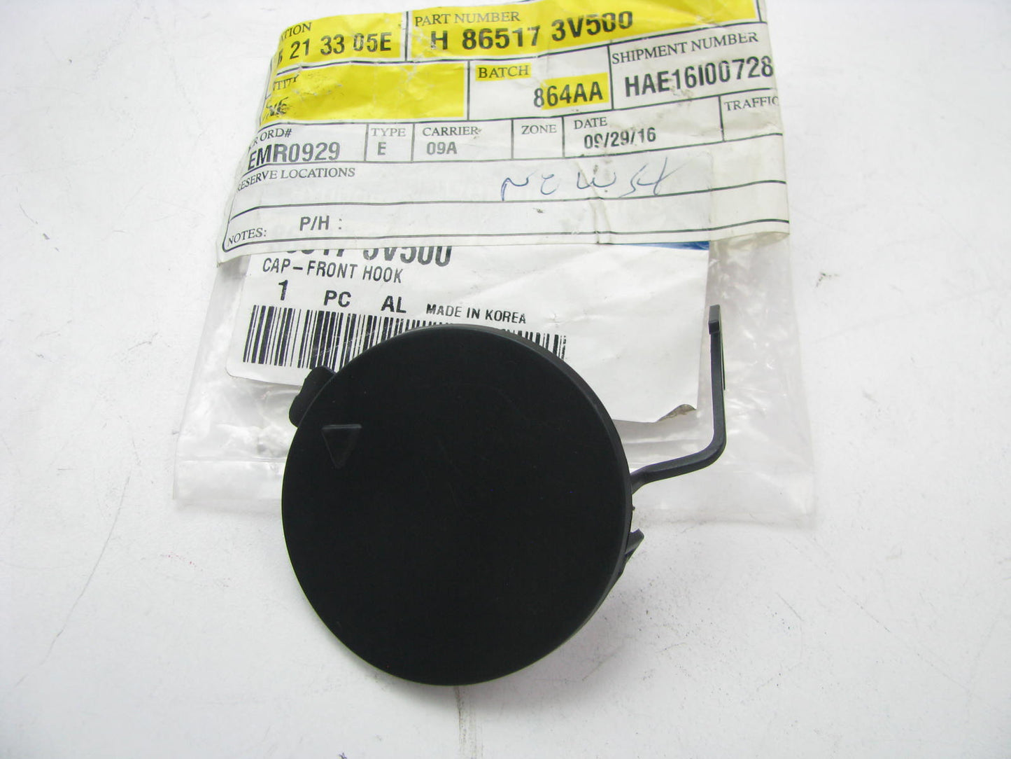 NEW - OEM 865173V500 Front Left Tow Hook Cover For 2015-2017 Hyundai Azera