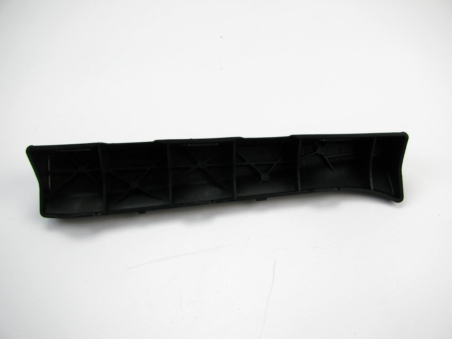 Front Upper Right Passenger Bumper Cover Support Bracket OEM For 13-15 Santa Fe