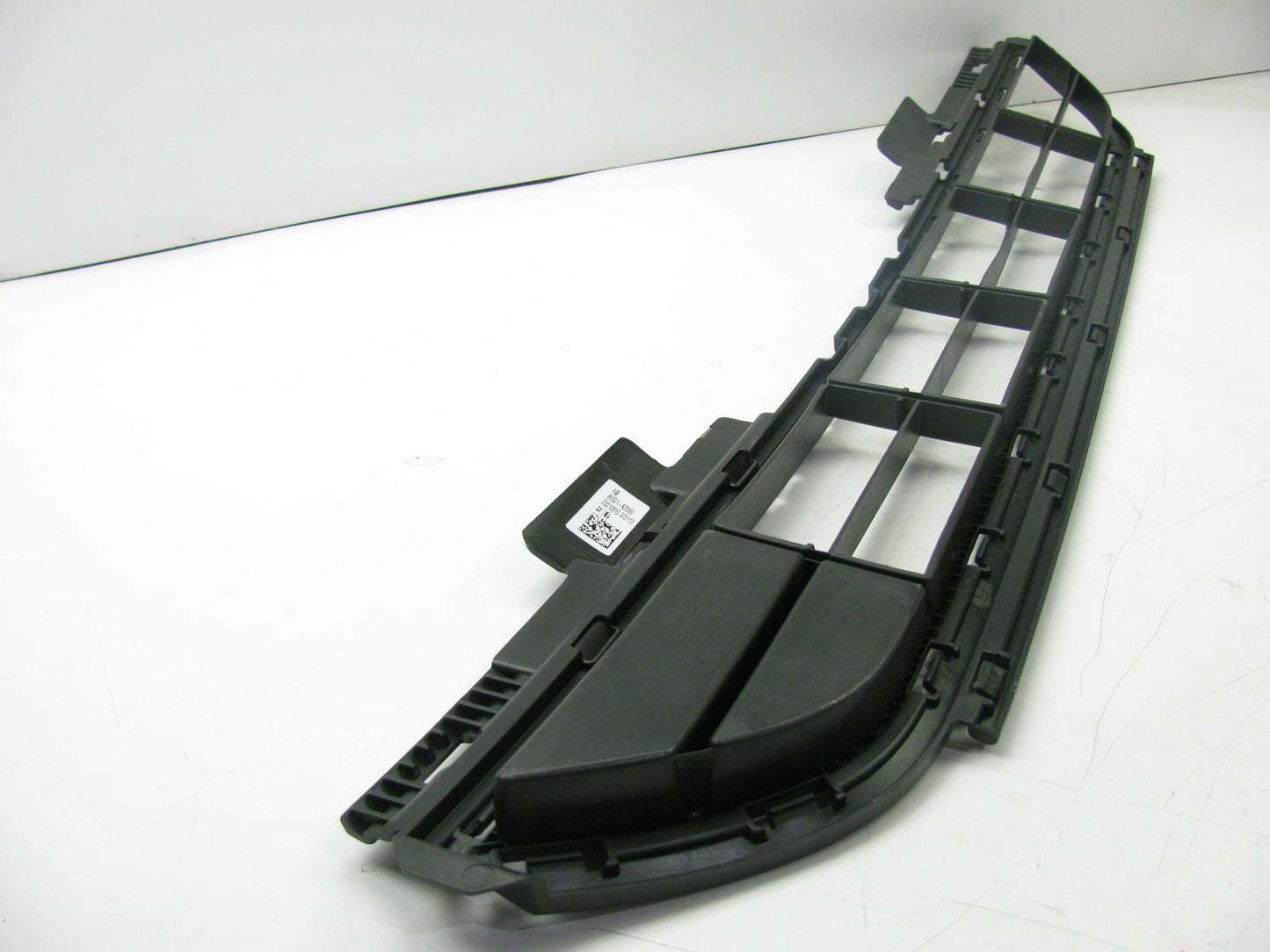 NEW Front Bumper Grille, Lower, OEM For 2020-2024 Hyundai Venue 86531K2000