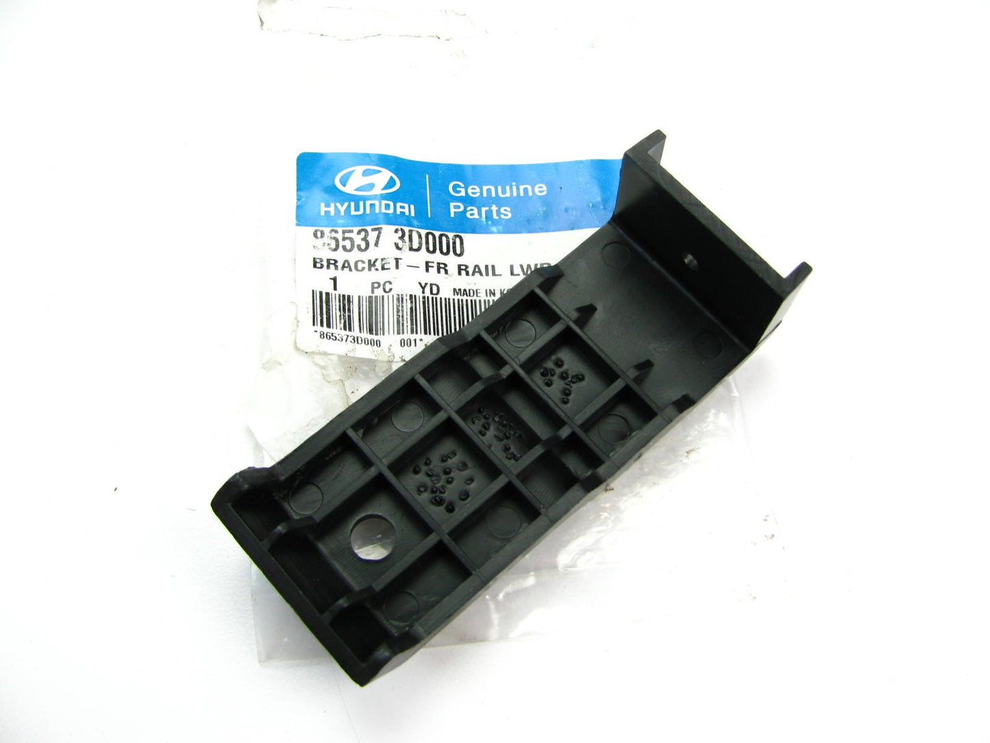 Front Bumper Cover Lower Reinforcement Bracket OEM For 2002-05 Sonata 865373D000