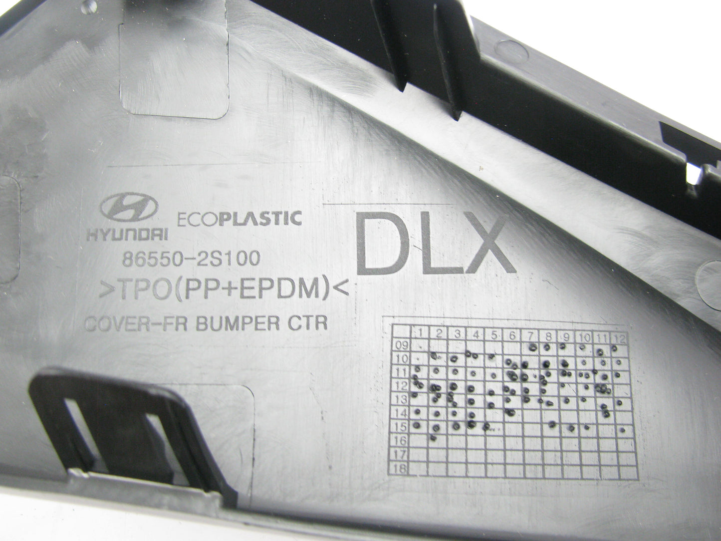 NEW - OEM 86550-2S100 Front Grille Center Molding For 2010-2015 Hyundai Tucson