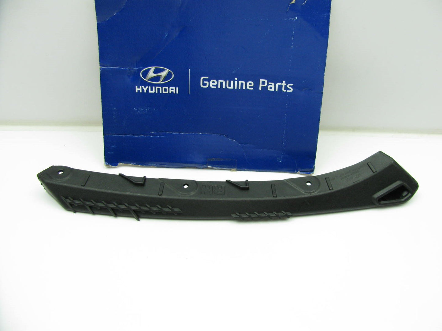 Front Bumper RIGHT Cover Side Mounting Bracket  OEM For 2013-2014 Elantra GT