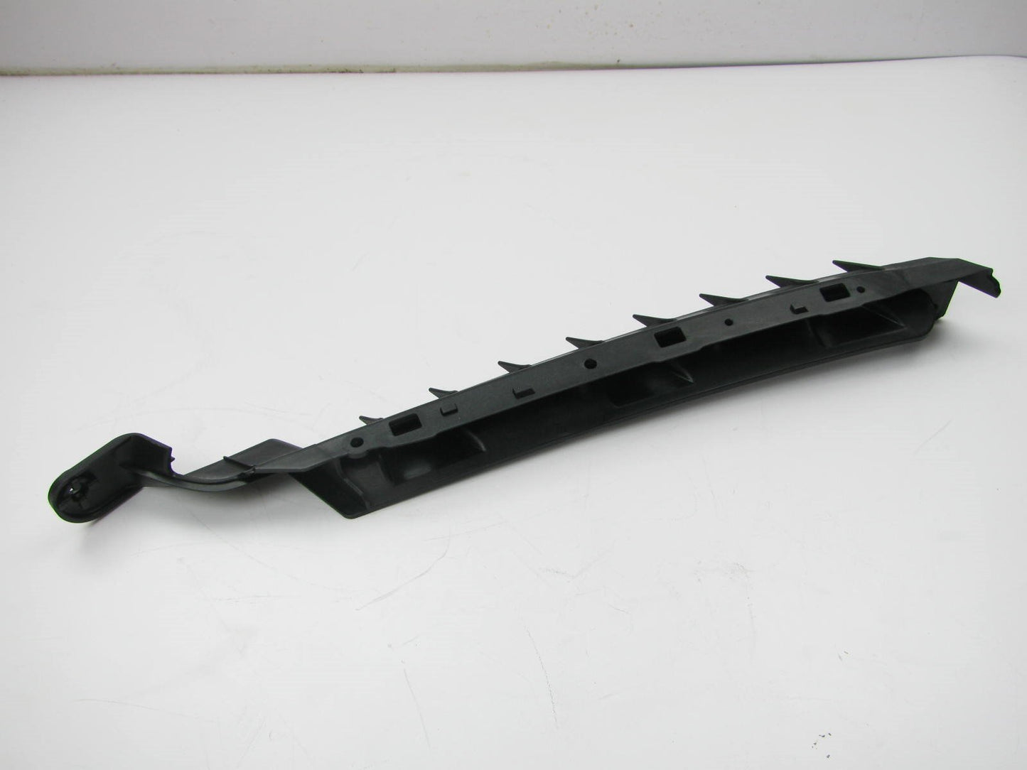 New OEM Front Bumper Right Passengers Side Support Bracket OEM For 15-17 Genesis