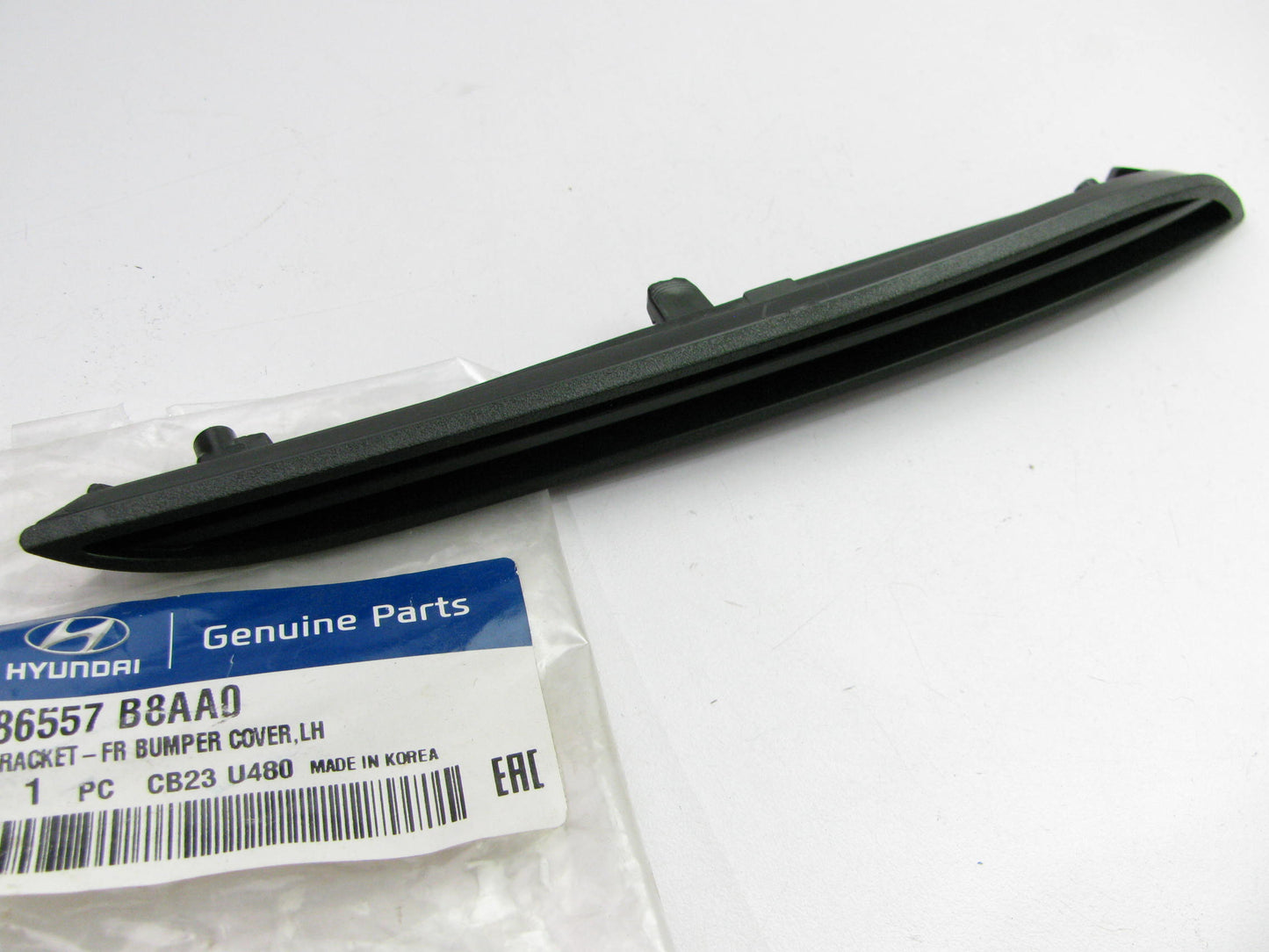 Front Bumper Cover Left Outer Bracket OEM For 17-19 Hyundai Santa Fe 86557B8AA0