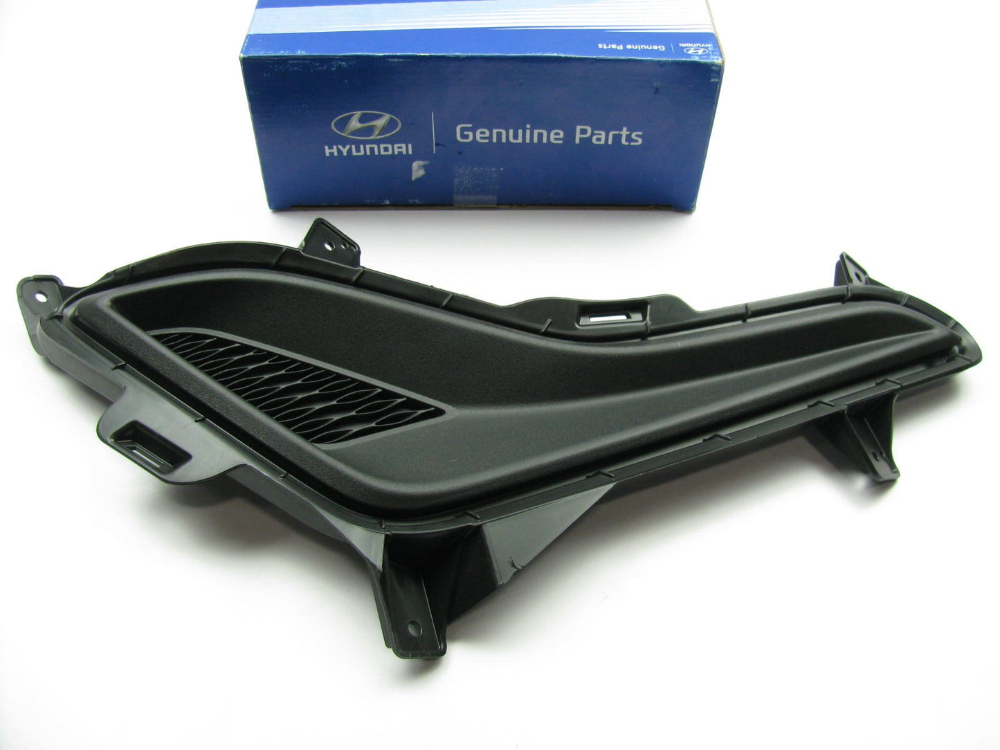 New OEM Front Bumper Fog Light Lamp Hole Cover Right Passenger For 14-15 Elantra