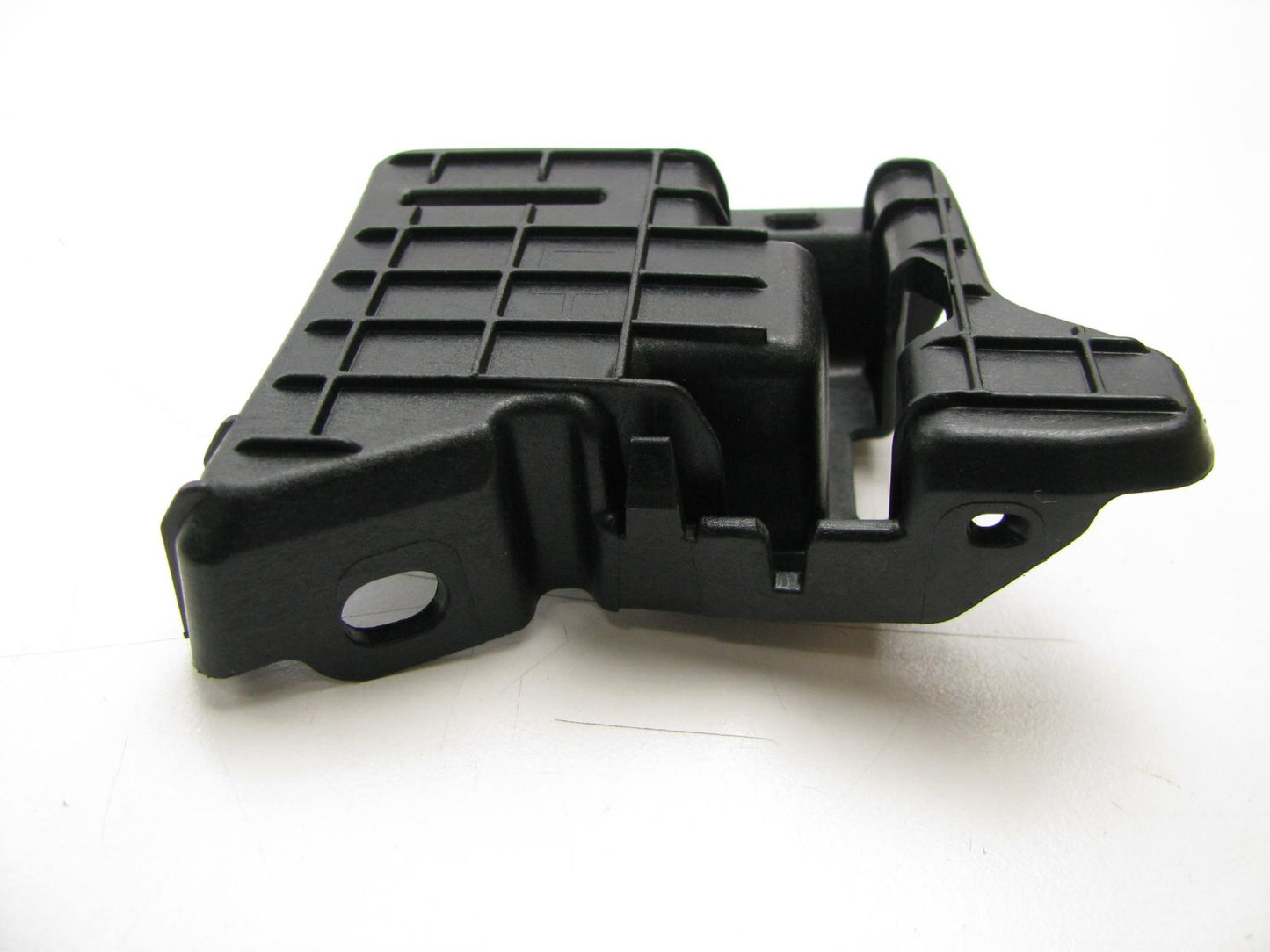 New OEM Front Bumper Lower Cover Left Driver For 13-15 Sante Fe 865774Z000