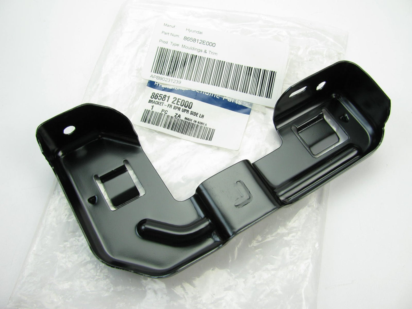 NEW - OEM Front Bumper Left Drivers Upper Mounting Support Bracket 05-09 Tucson