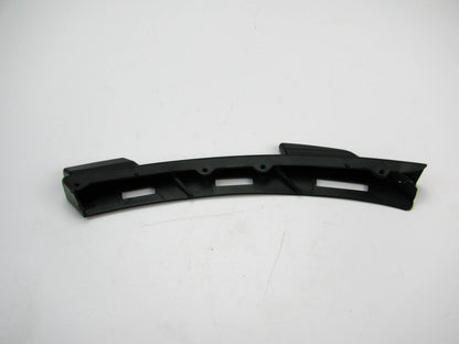 NEW - OEM 865841R000 Front Right Bumper Side Mounting Bracket For 2012-14 Accent
