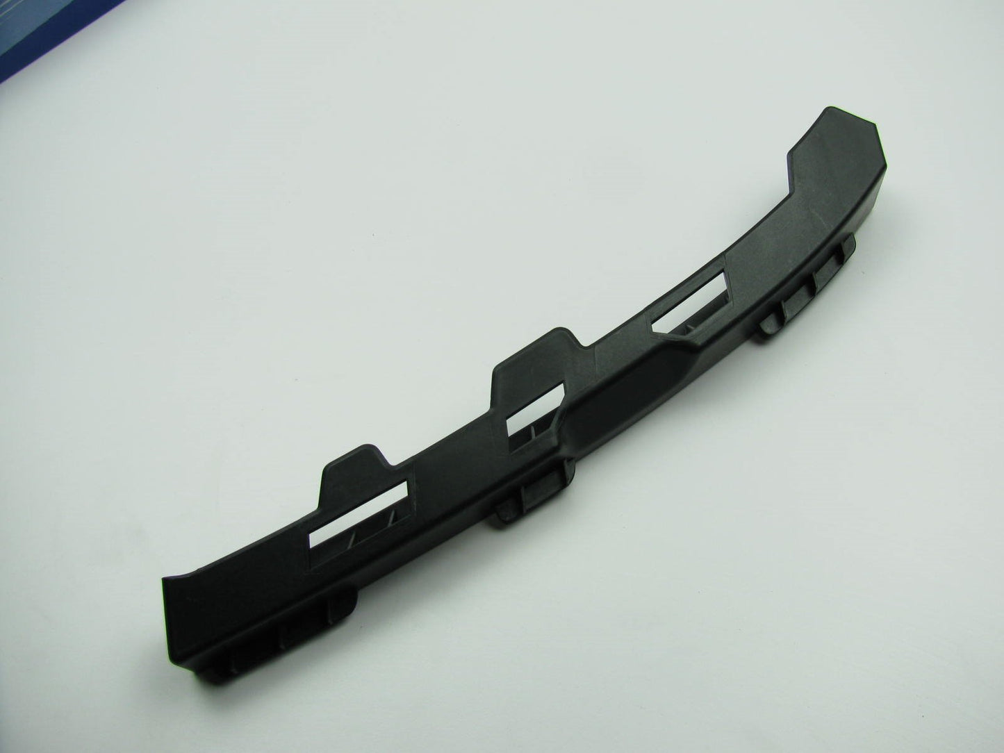 865843M000 Upper Front Right Bumper Bracket OEM For 2009-2011 Genesis