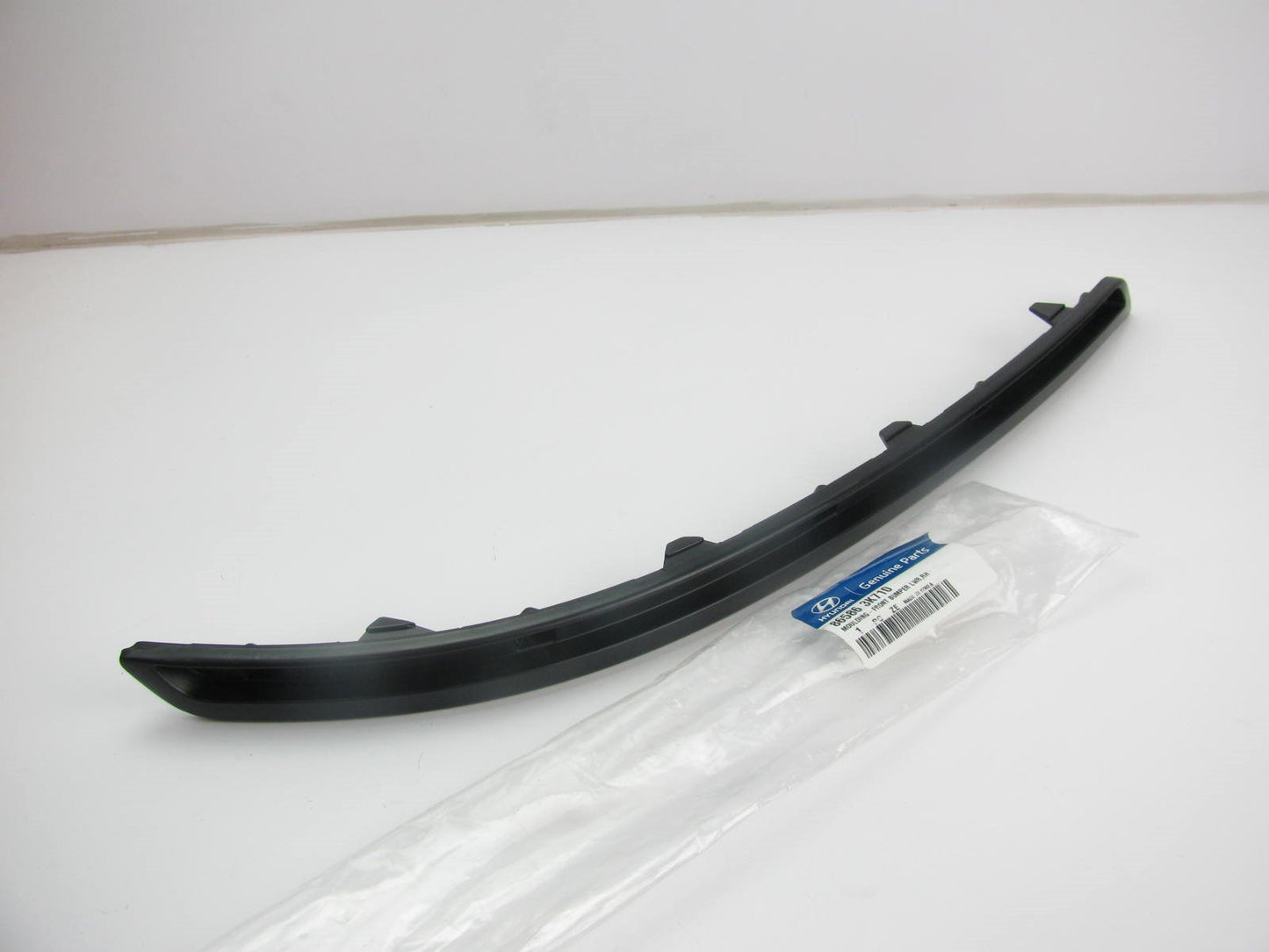 Front Bumper Outer Right Moulding Trim OEM For 2009-2010 Sonata 865863K710