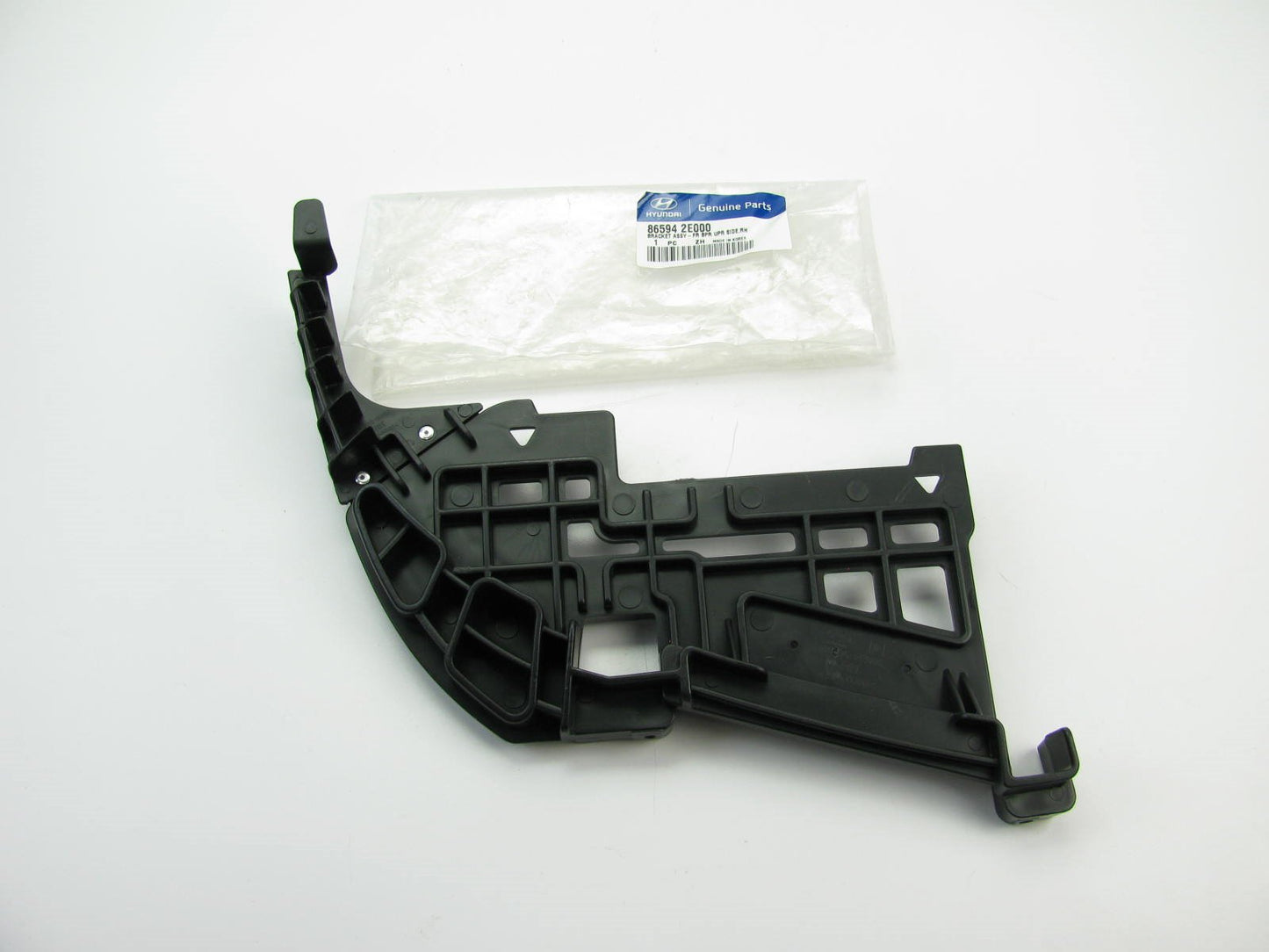 NEW - Front Bumper Plastic Support Bracket OEM For 2005-09 Tucson  RIGHT SIDE