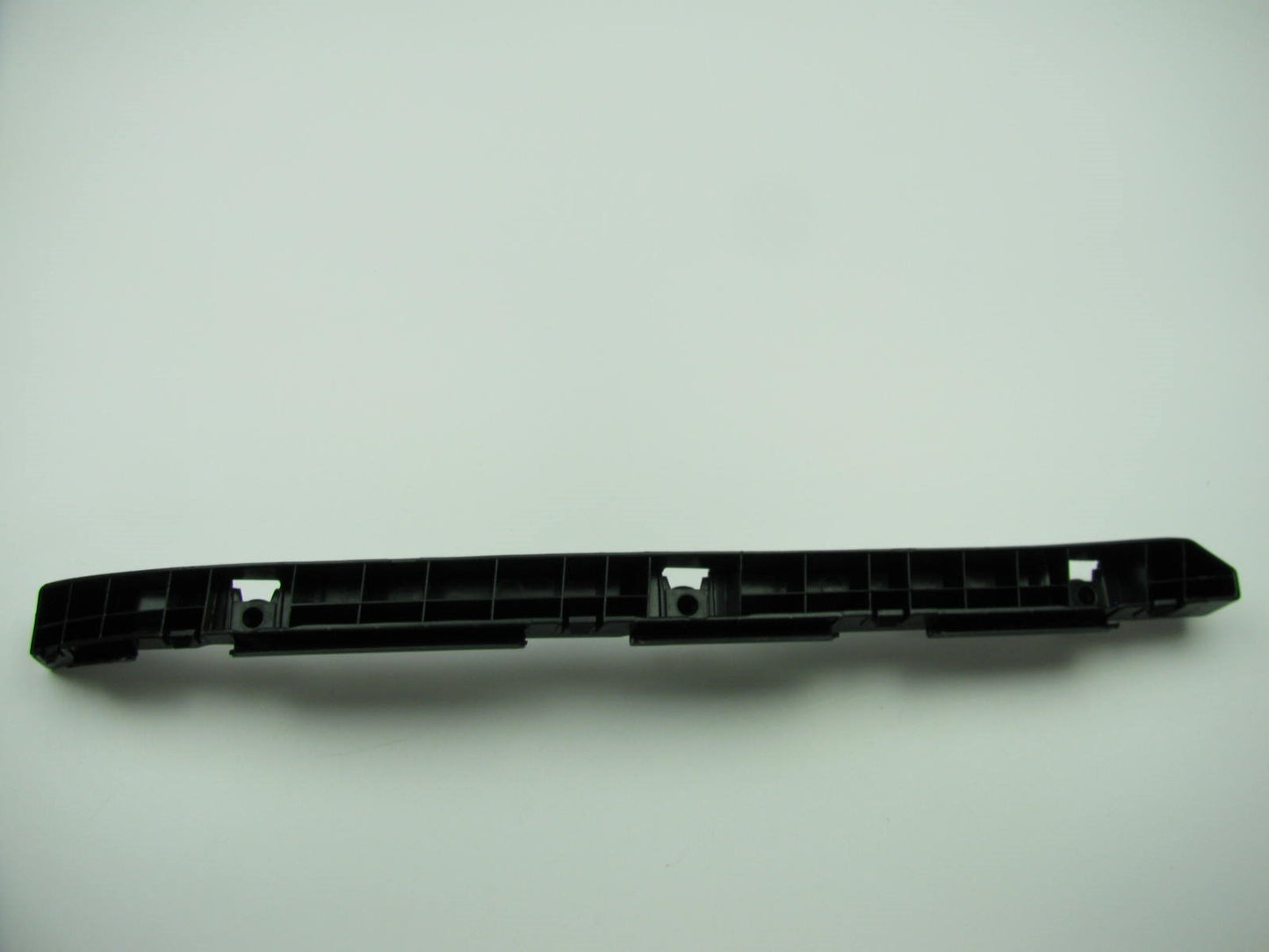 REAR Left (Driver Side Rear) Bumper Cover Support Bracket OEM For 10-12 Santa Fe