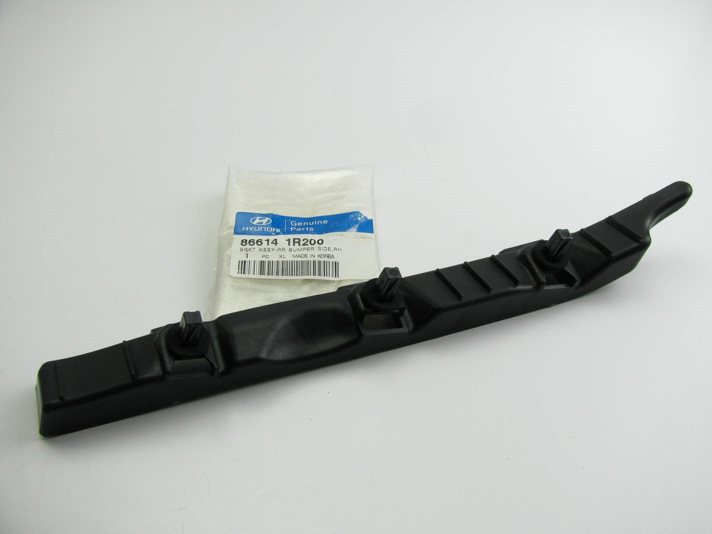 New OEM Rear Bumper Side Bracket Right Passenger For 12-14 Accent 866141R200