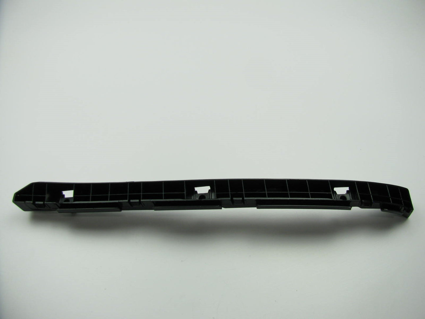 NEW REAR Bumper Cover Bracket RIGHT (PASSENGERS SIDE) OEM For 10-12 Santa Fe