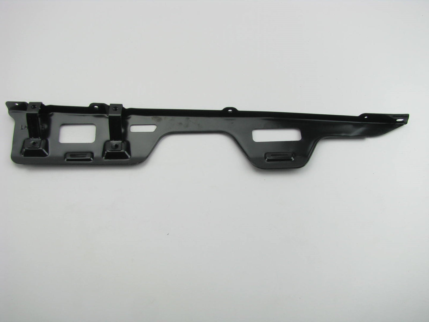 Rear Bumper Cover Bracket Left Drivers Side OEM For 2003-2005 Accent SEDAN ONLY