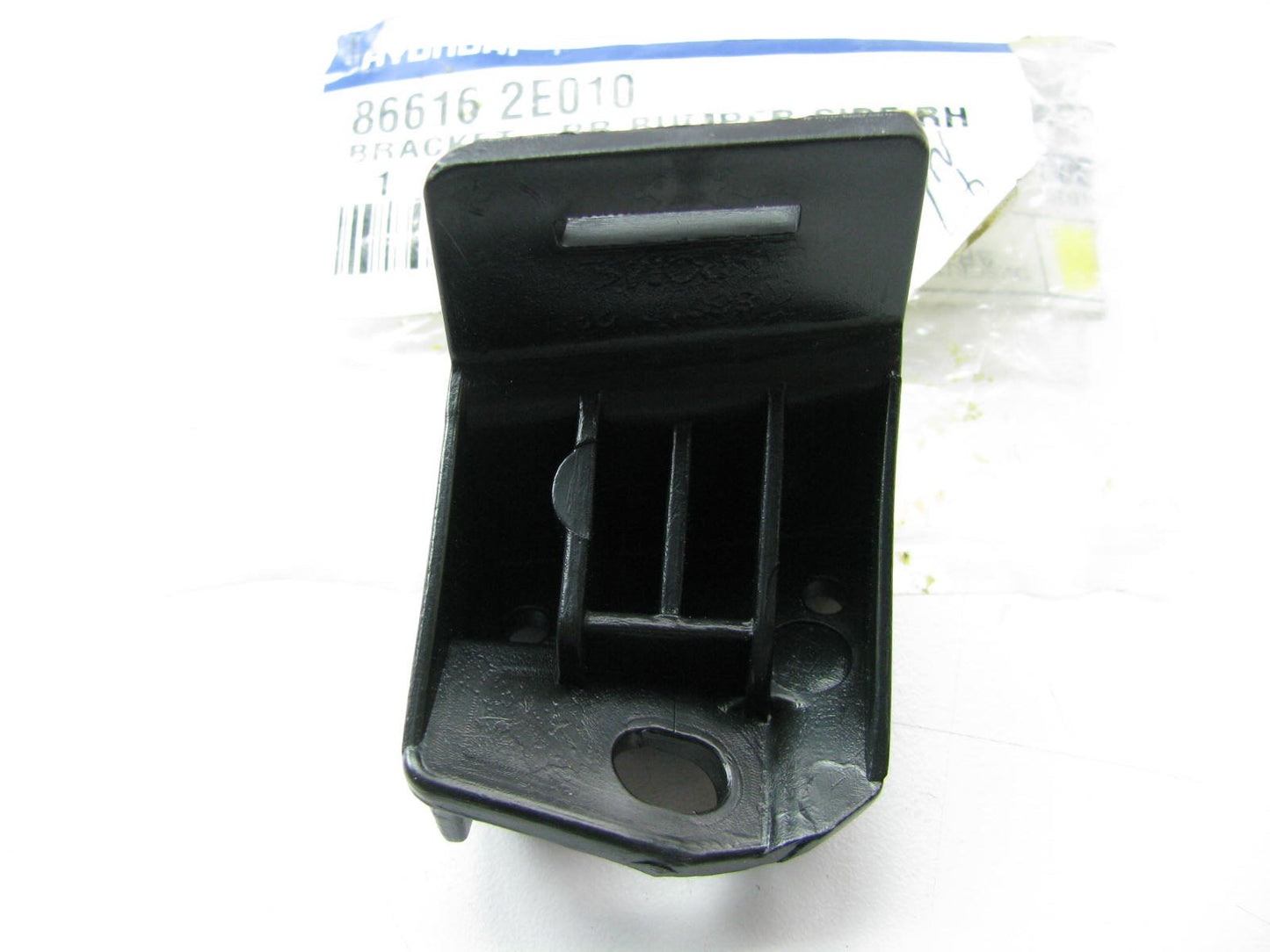 NEW GENUINE Rear Bumper Right Side Bracket OEM For 05-09 Hyundai Tucson