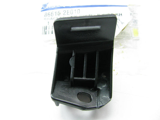 NEW GENUINE Rear Bumper Right Side Bracket OEM For 05-09 Hyundai Tucson