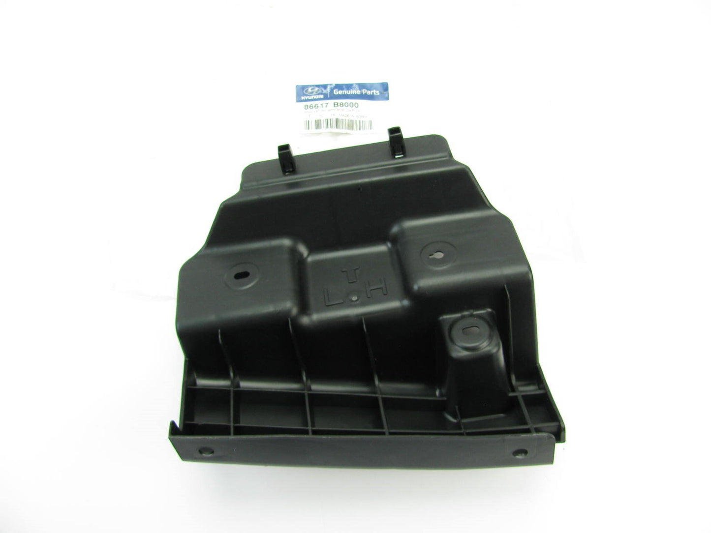 New OEM Rear Bumper LEFT Cover Lower Bracket For 13-15 Sante Fe GLS 86617B8000