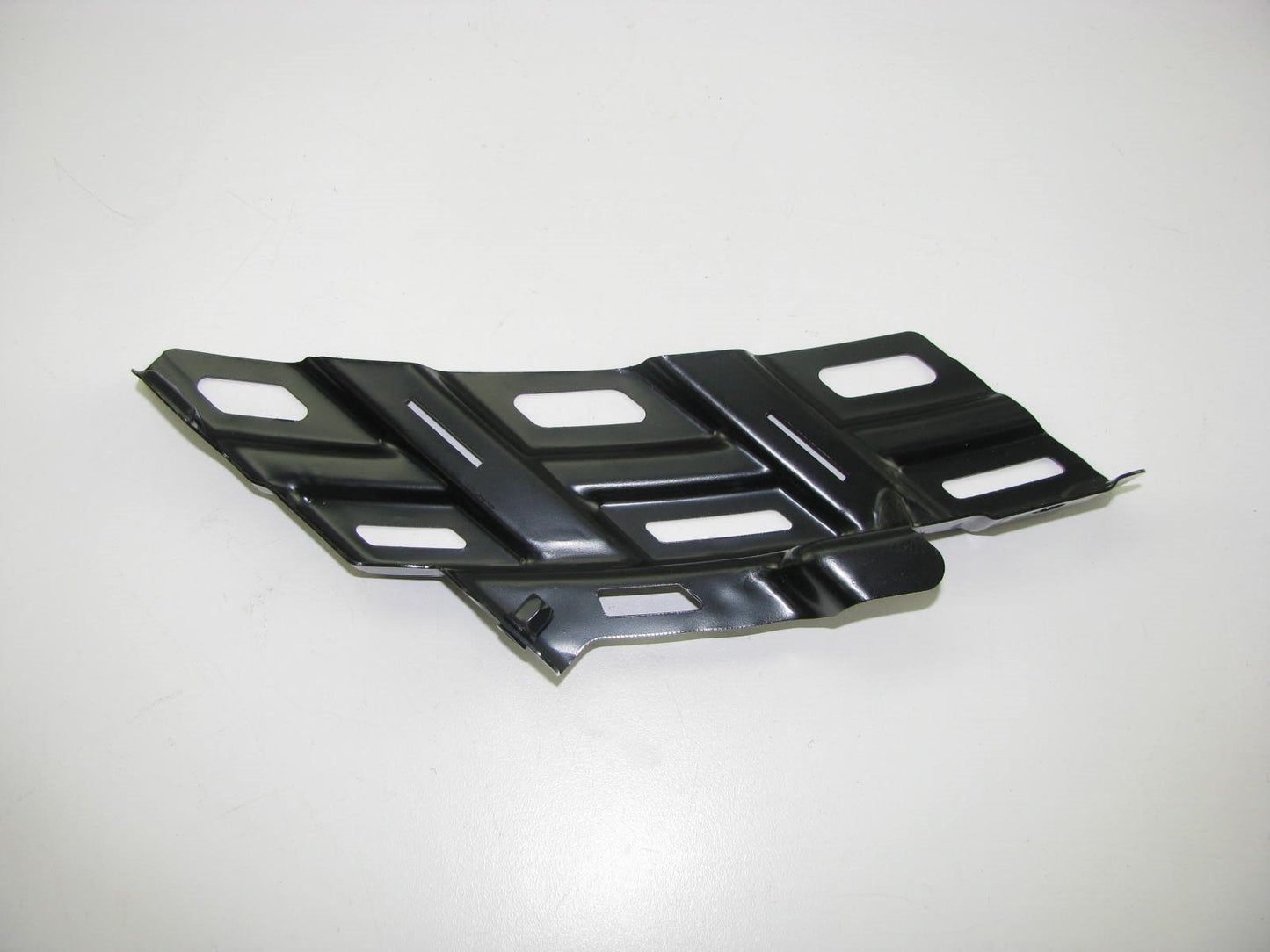 NEW - OEM 866234Z500 Rear Left Bumper Reinforcement Bracket For 2016-17 Santa Fe