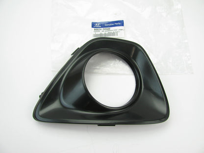 Rear Bumper Right Reflector Bezel Surround Trim For 2013-17 Veloster 866242V500
