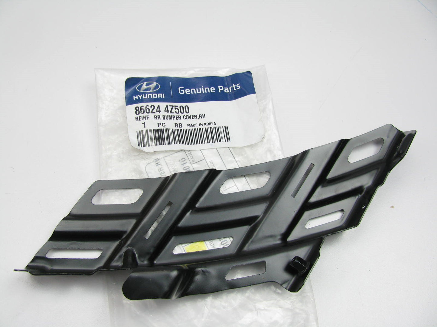 NEW - OEM Rear Right Side Bumper Cover Reinforcement Bracket For 13-18 Santa Fe