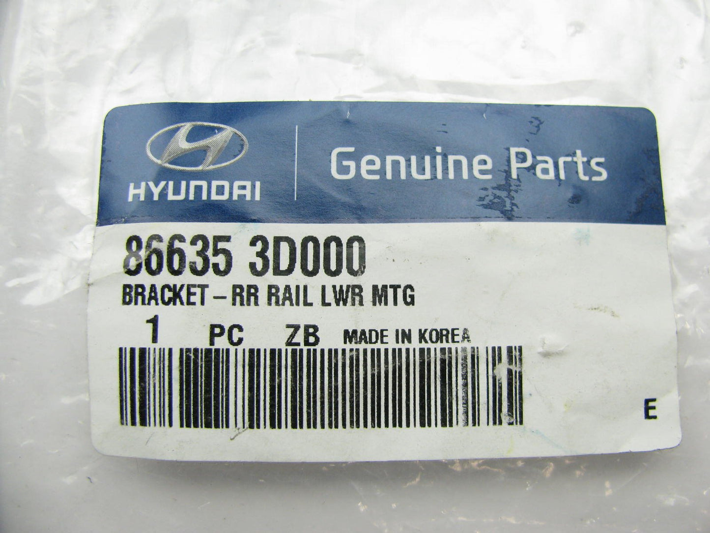 NEW GENUINE Rear Lower Bumper Cover Bracket OEM For Hyundai 2002-2005 Sonata