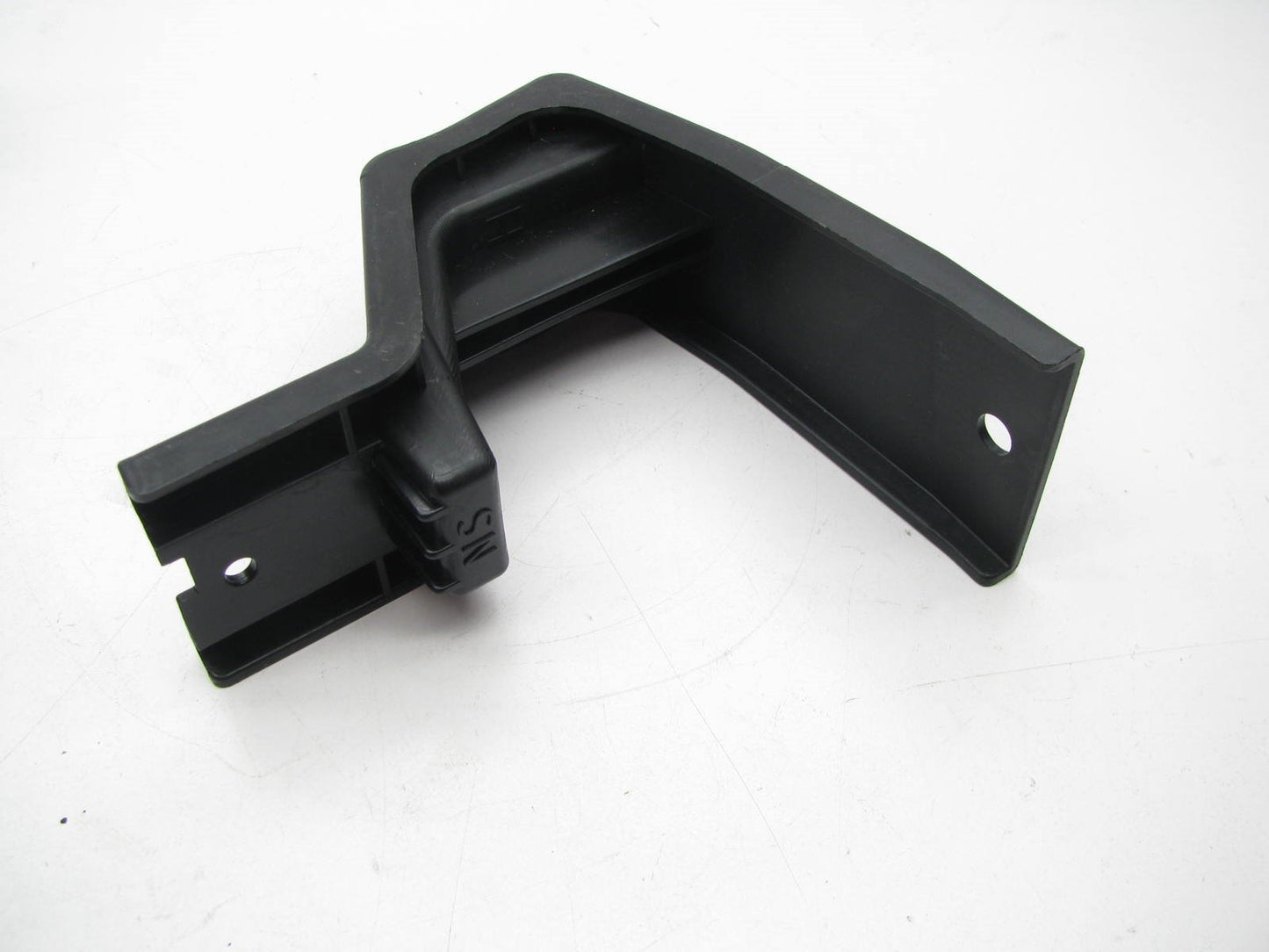 NEW GENUINE Front Bumper Lower Right Side Mounting Bracket OEM For 2015-17 Azera